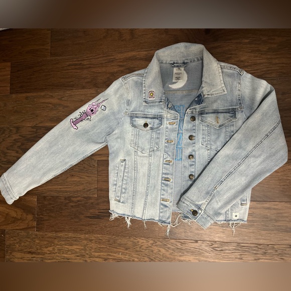 Disney Women’s Denim Jacket Medium Light Wash Character Patch - Picture 3 of 13